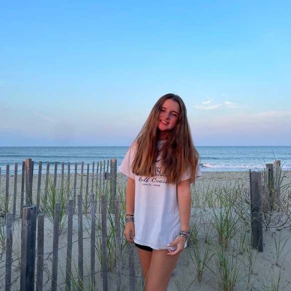 Meet your Posher, Carly - Picture 2 of 3